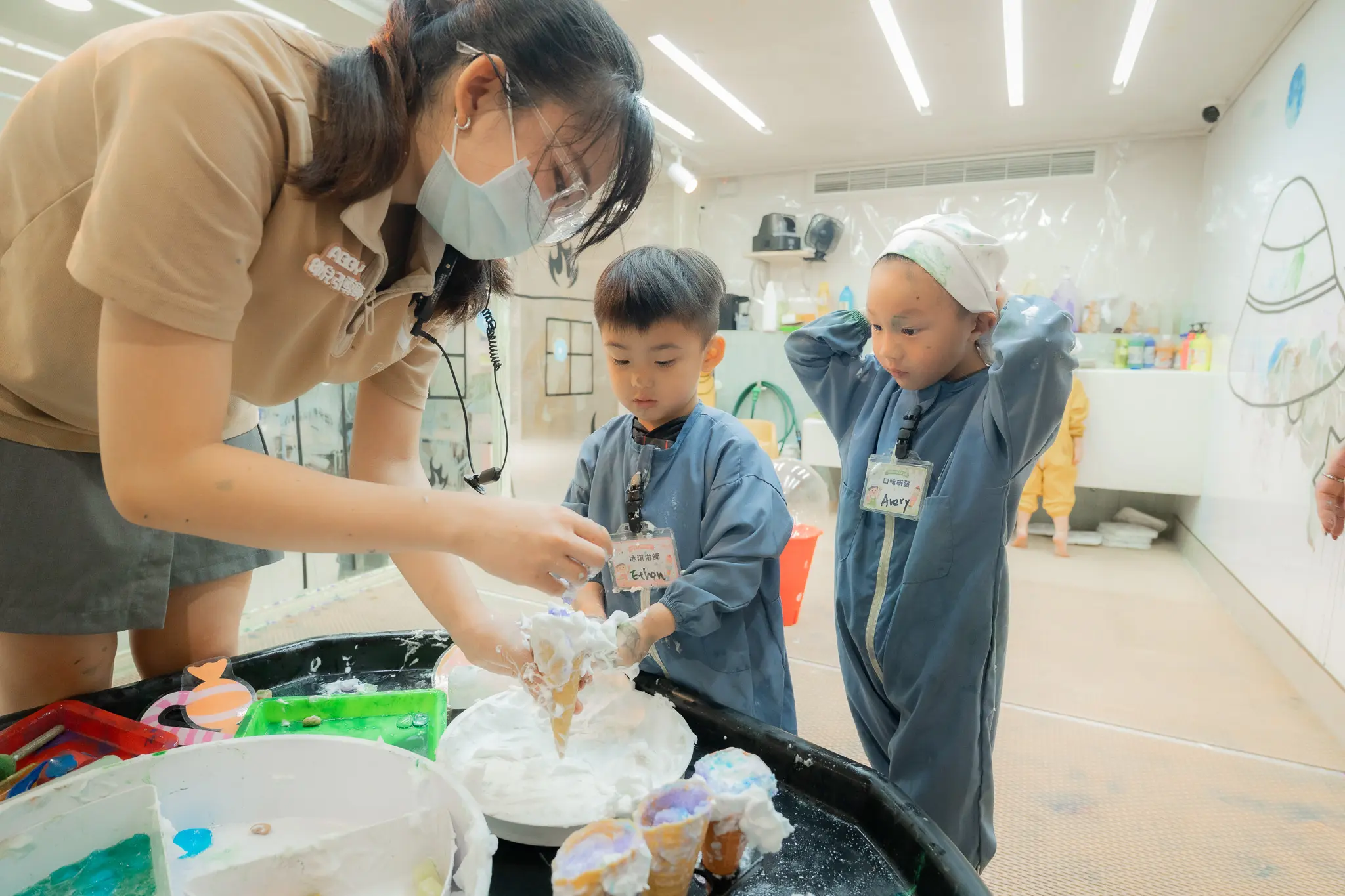沉浸式 Messy Play 水彩派對