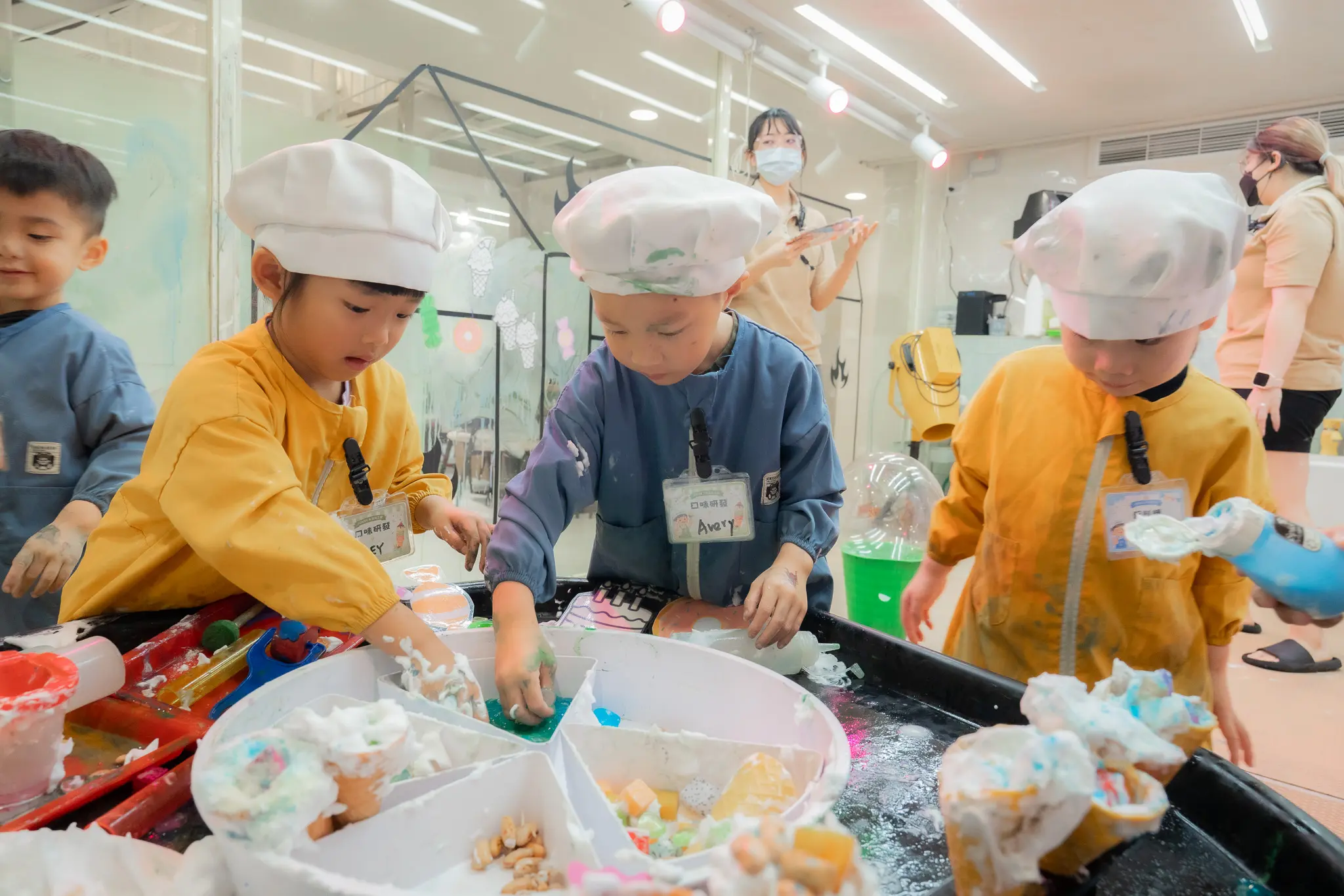 沉浸式 Messy Play 水彩派對