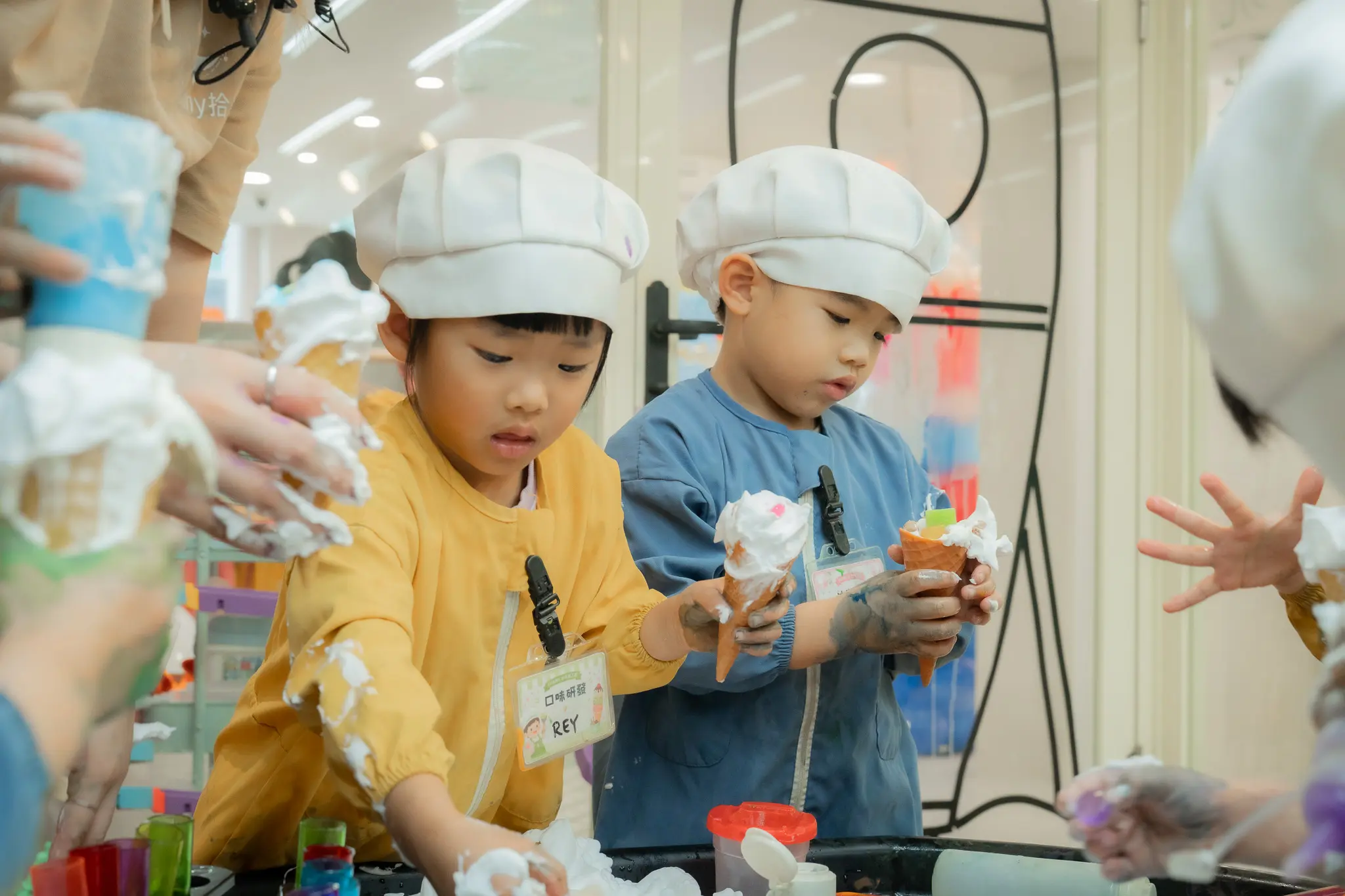 沉浸式 Messy Play 水彩派對