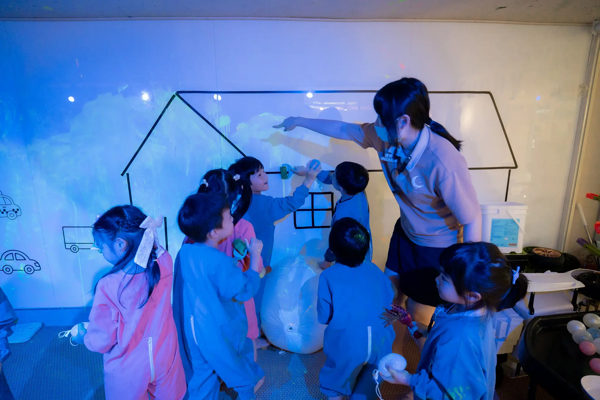沉浸式 Messy Play 水彩派對