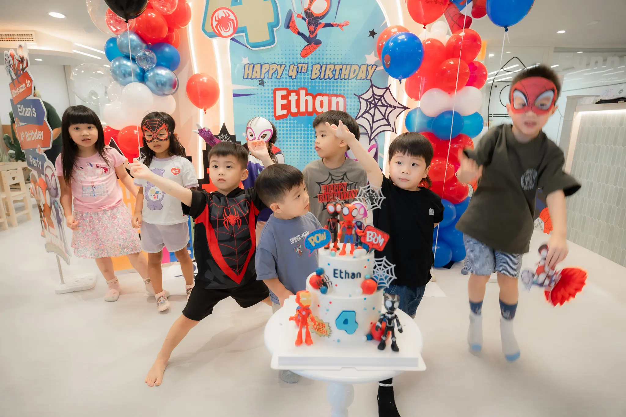 親子生日派對家庭合影